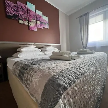 Magnolia Hotel&restauracja 야우르